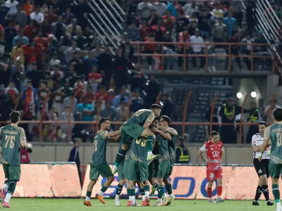 پوستراحساسی شمس آذر قبل از بازی با پرسپولیس/ عکس
