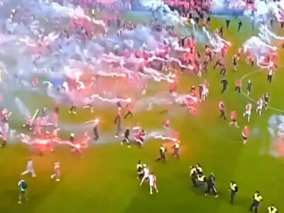 عجیب‌ترین صحنه‌های امشب فوتبال اروپا/ نگذاشتند تیم محبوبشان قهرمان شود!