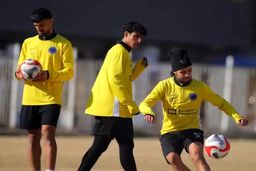 مدافع ایرانی دوباره در دسترس منصوریان