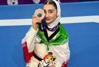 تقدیم مدال‌‌های جهانی به کوچکترین شهید جنگ و دختر ایران