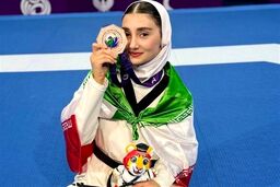 تقدیم مدال‌‌های جهانی به کوچکترین شهید جنگ و دختر ایران