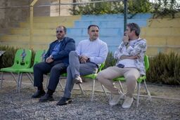 دروازه‌بان سرخابی‌ها هنوز در کنار چمن/ عکس