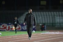 سردار آزمون برای ایران ۵۰ گل زده و پرچم ایران را بارها بالا برده، تو چه کاری برای ایران کردی؟