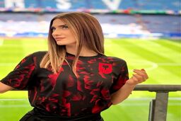 عکس هایی جذاب از زیباترین داور زن اروپا