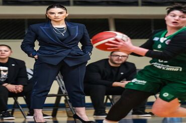 تصاویری از مربی زن زیبا با چفیه