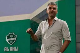سرمربی قهرمان آسیا، حذف را گردن نگرفت!