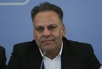 تفکری: ایستادگی مردم رمز پیروزی ایران مقابل دشمن است