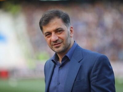 انتقاد تند کریمی از مدیران استقلال و مربی معلوم الحال!