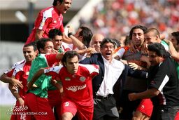 تلاش پرسپولیس برای ماندن در صدر اخبار؛ اگر فوتبالی بودید این روز تاریخی را جشن می‌گرفتید!