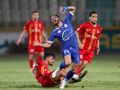 یک فصل عجیب در انتظار استقلال و سهراب