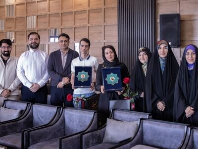 تقدیر از کوروش ذاکر حسینی در ویژه‌برنامه «ستارگان خبرفوری»